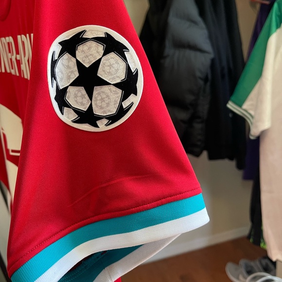 2020/2021 Liverpool F.C. Home Kit - Picture 5 of 5